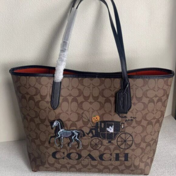 Coach Halloween tote and pumpkin driver coach wagon new - Picture 2 of 7